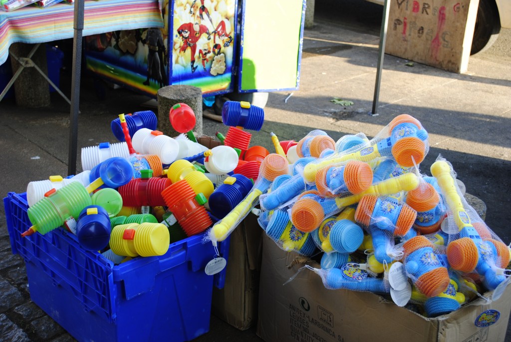 Bazilari cok sert vuruyor kafamiz aciyor.